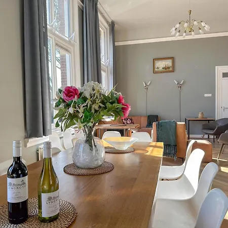 בית נופש Weeshuis Groot *