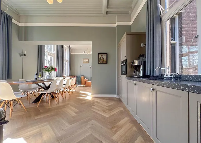 Weeshuis Groot 別荘