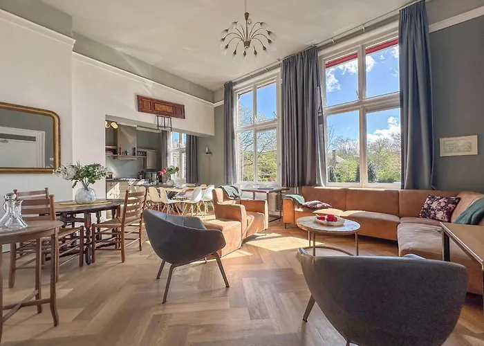 Weeshuis Groot 別荘 エンクホイゼン